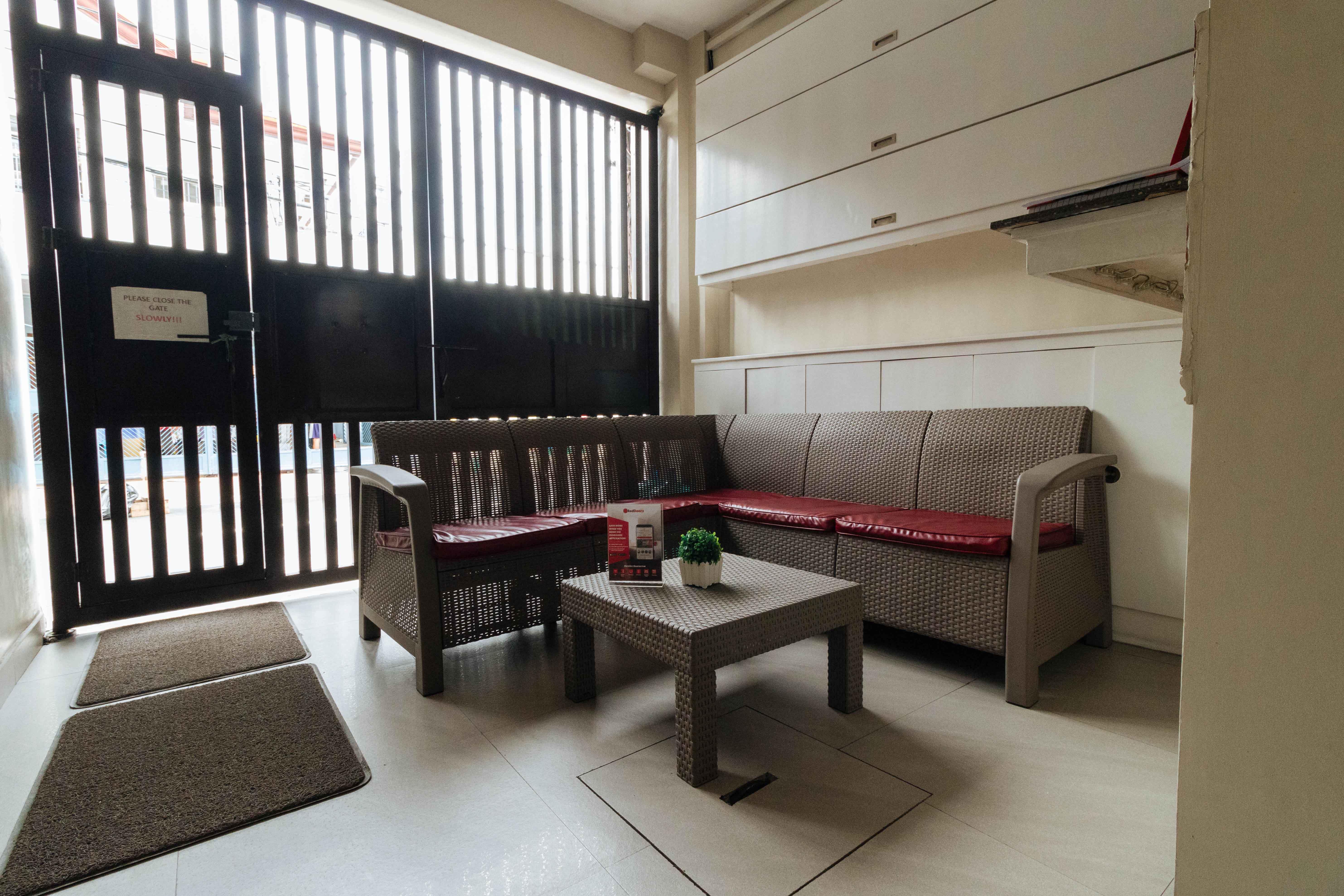 Reddoorz Near Naia Terminal 1 Hotell Paranaque City Eksteriør bilde