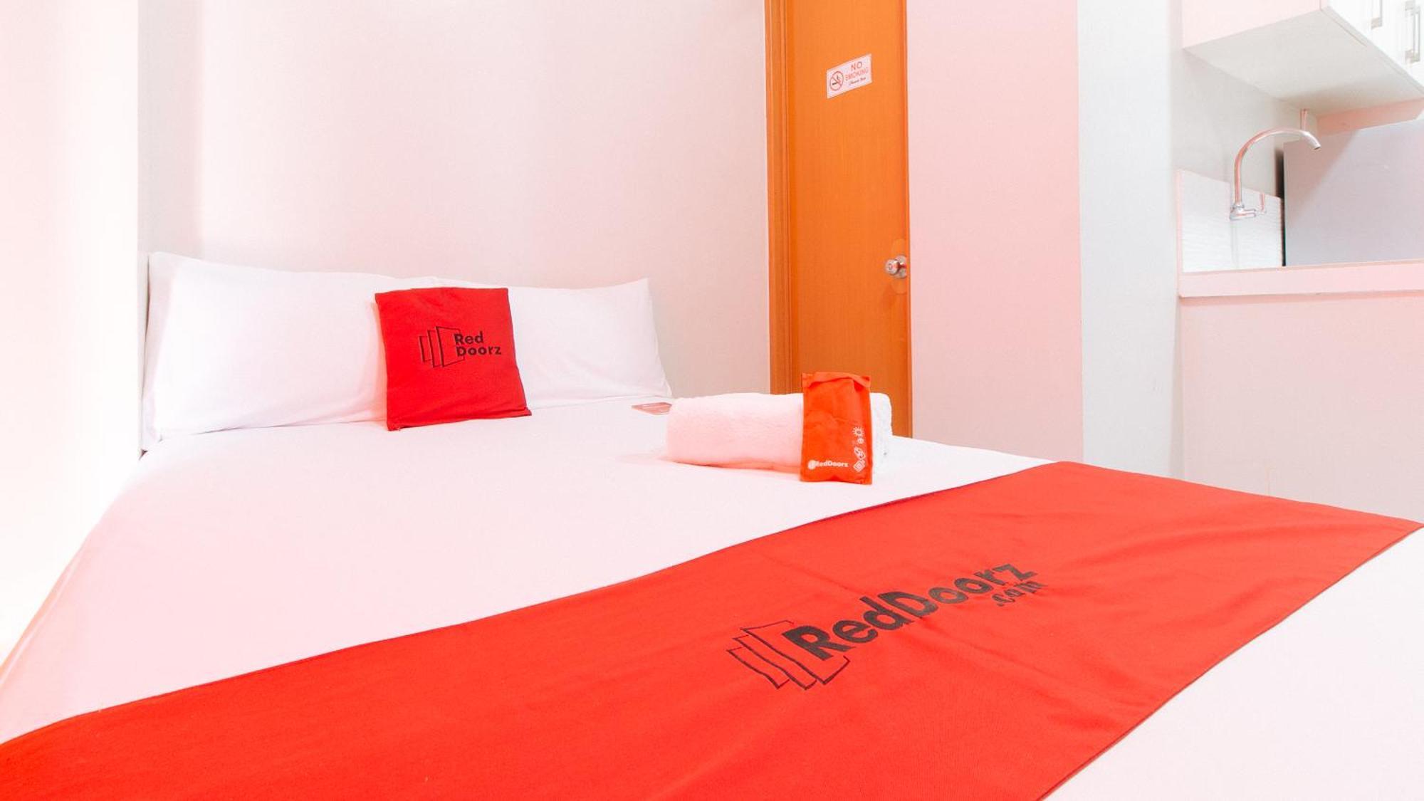 Reddoorz Near Naia Terminal 1 Hotell Paranaque City Eksteriør bilde